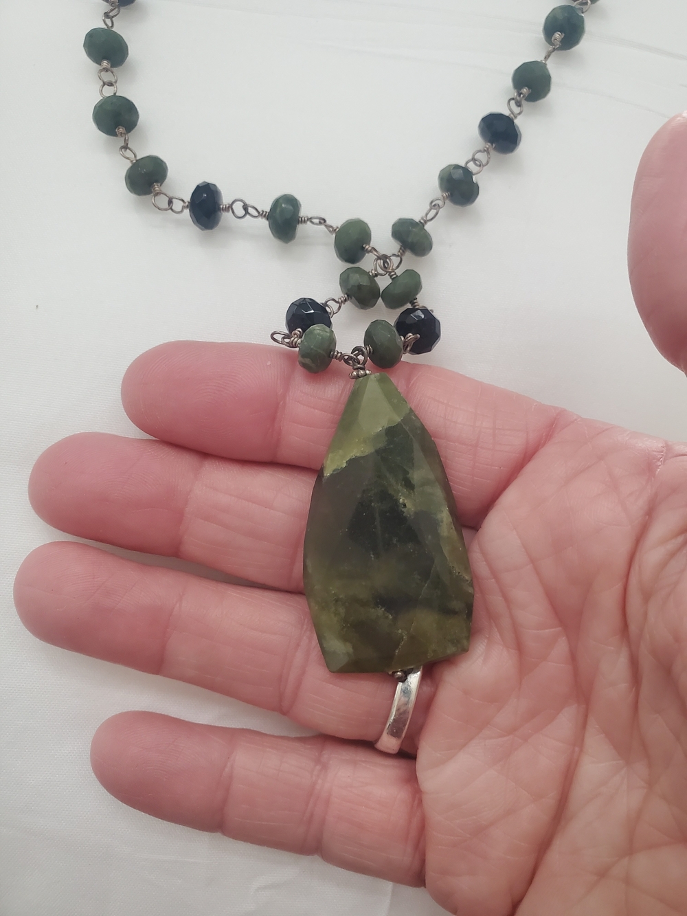 Green Stone Pendant Necklace - Elegant Green Beaded Jewelry